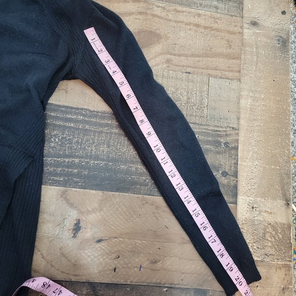 Large Lululemon Black Wool Cowlneck Sweater - Picture 5 of 5